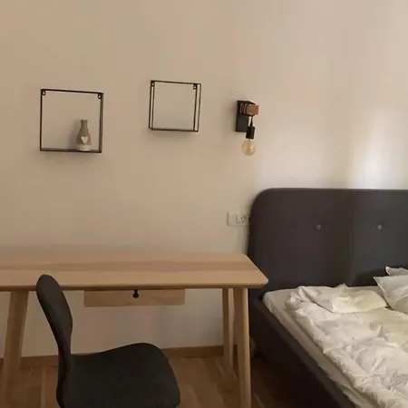 Patriarchy Quiet Studio Nearby Old Town דירה